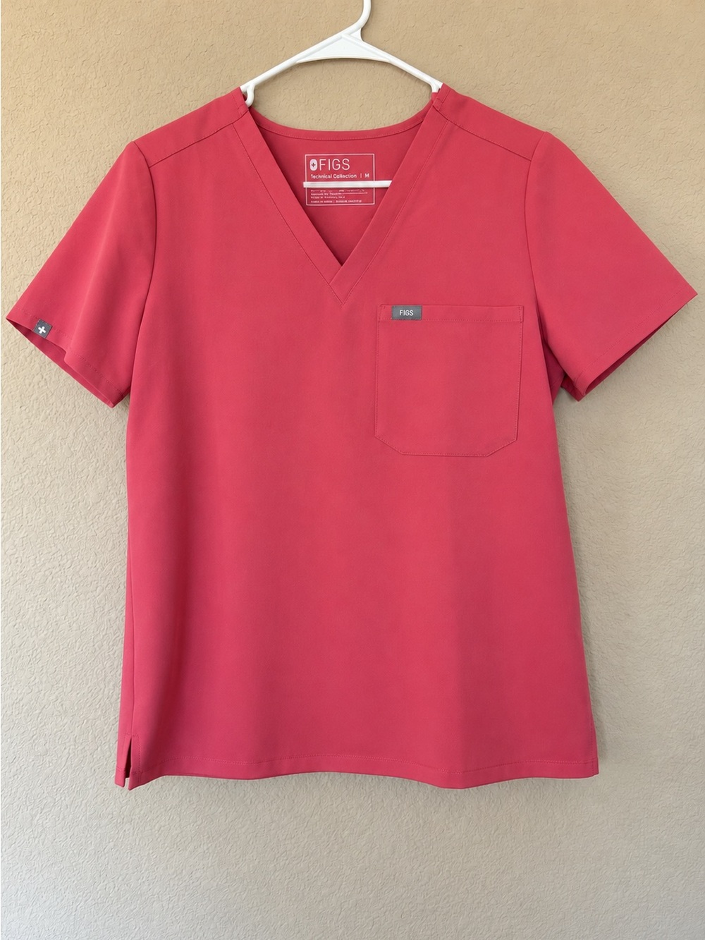 FIGS size medium top